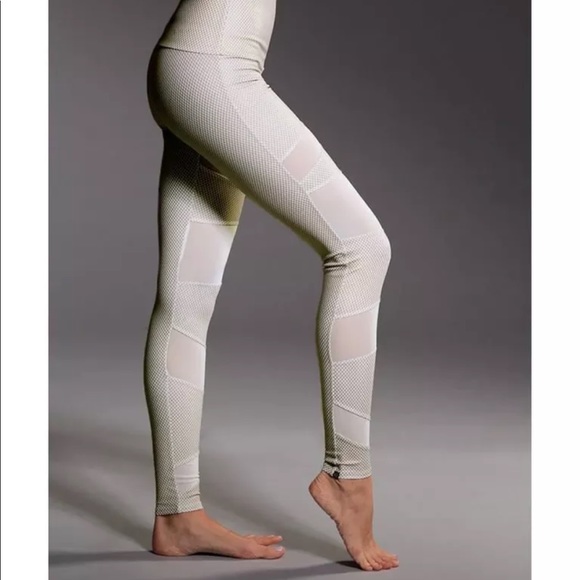 NWT! Onzie White & Gold Bondage Legging - Size XS - Picture 2 of 8